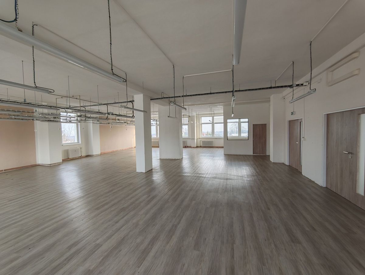 Pronájem výrobní haly, prostoru 189 m²