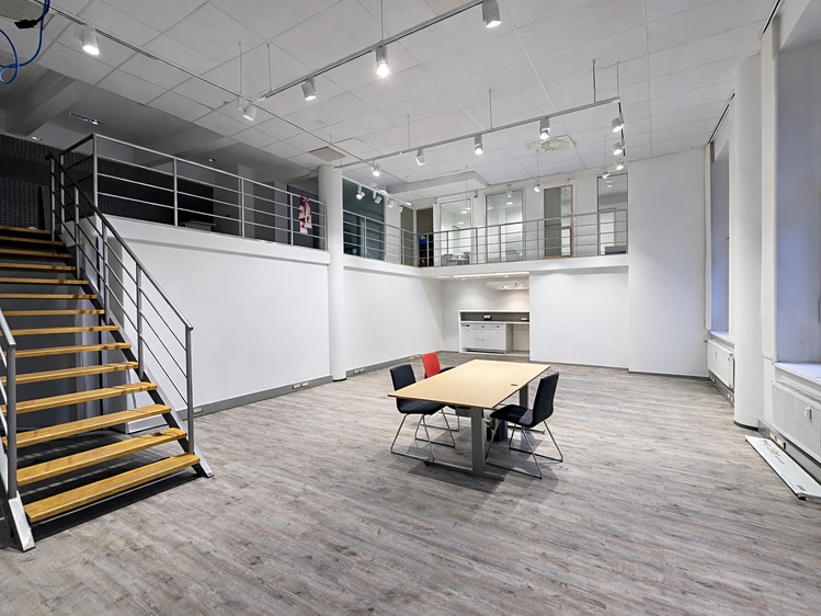 Pronájem komerčního prostoru, 215 m² (2 z 5)