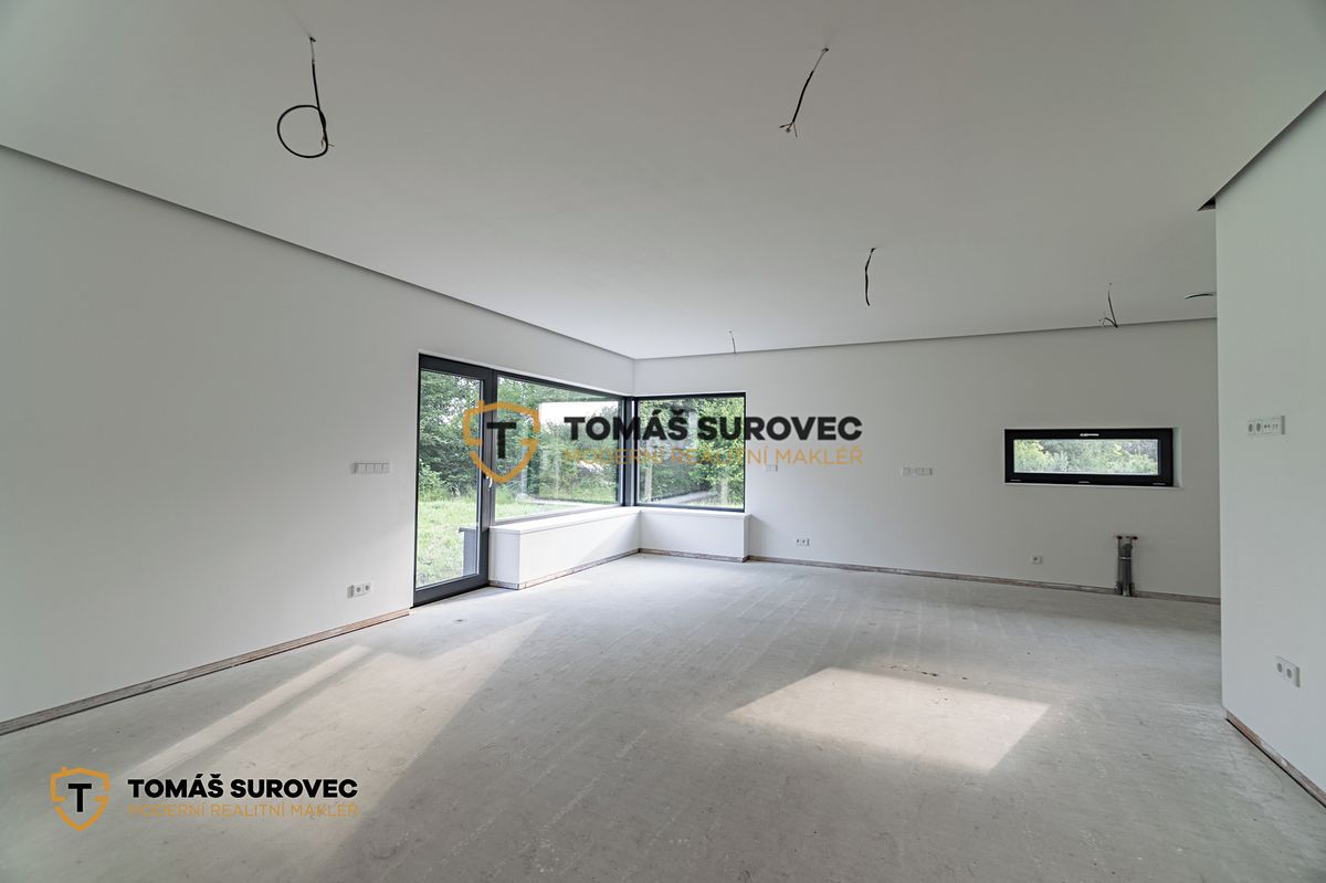 Prodej rodinného domu 157 m², pozemek 829 m² – fotografie 2