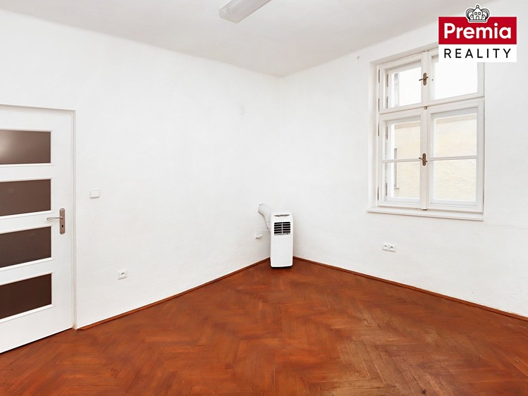 Pronájem komerčního prostoru, 70 m² (3 z 9)