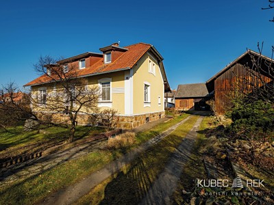 Prodej  rodinného domu 240 m², pozemek 1 143 m²