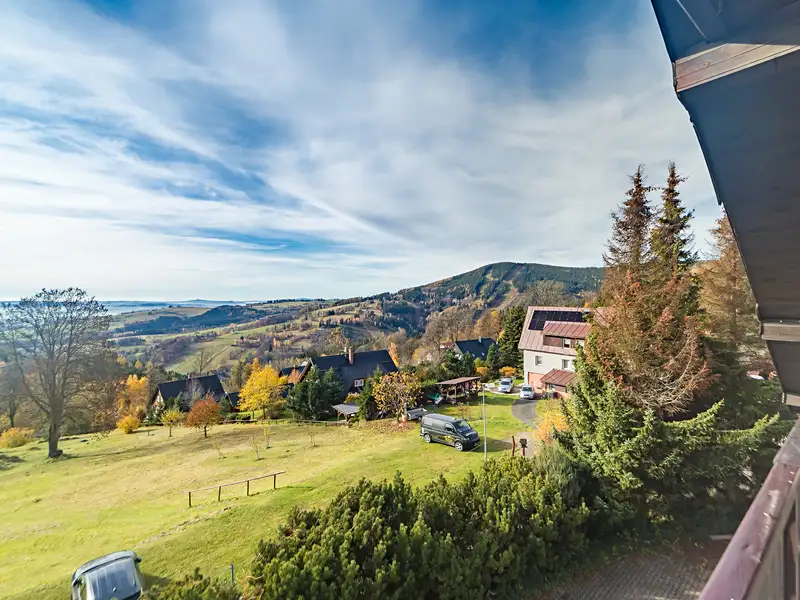 Prodej rodinného domu 350 m², pozemek 415 m², Strážné – náhled fotky 3