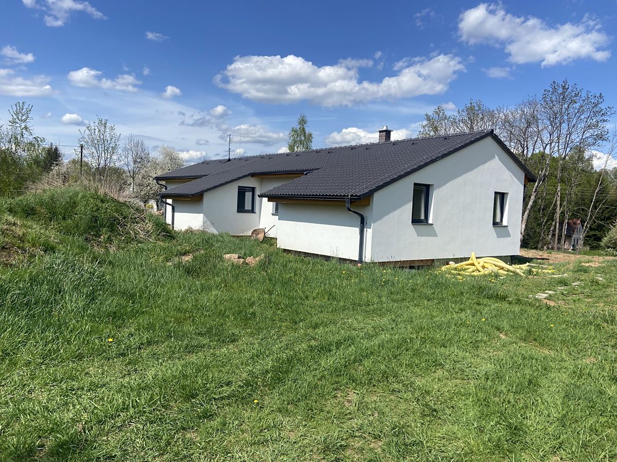 Prodej rodinného domu 112 m², pozemek 2890 m²