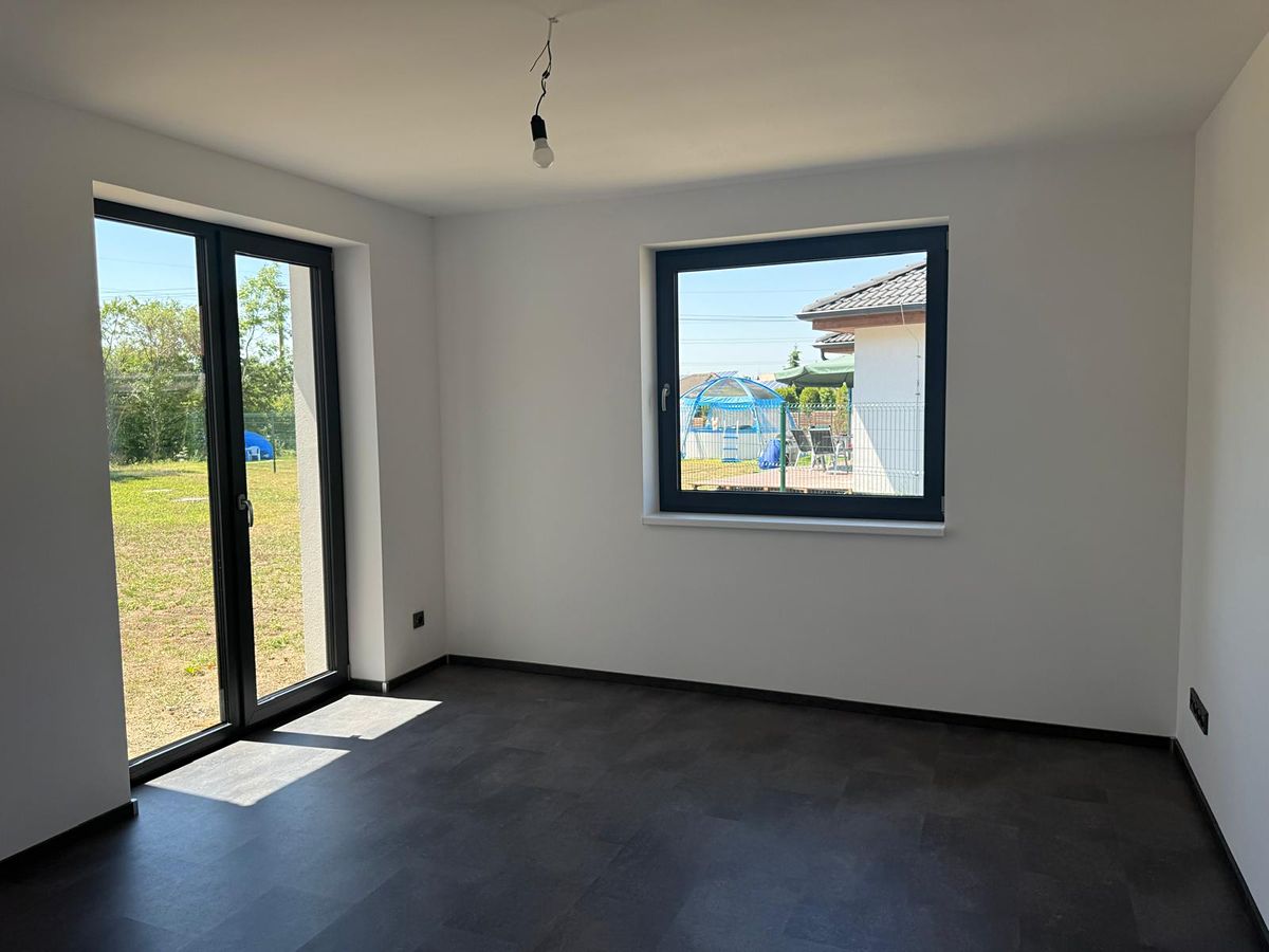 Prodej rodinného domu 115 m², pozemek 750 m² – fotografie 4