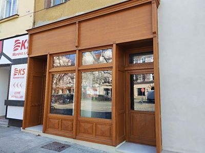 Pronájem obchodního prostoru 200 m²