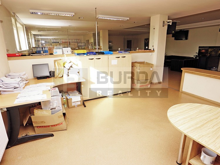 Pronájem komerčního prostoru, 24 m² (7 z 19)