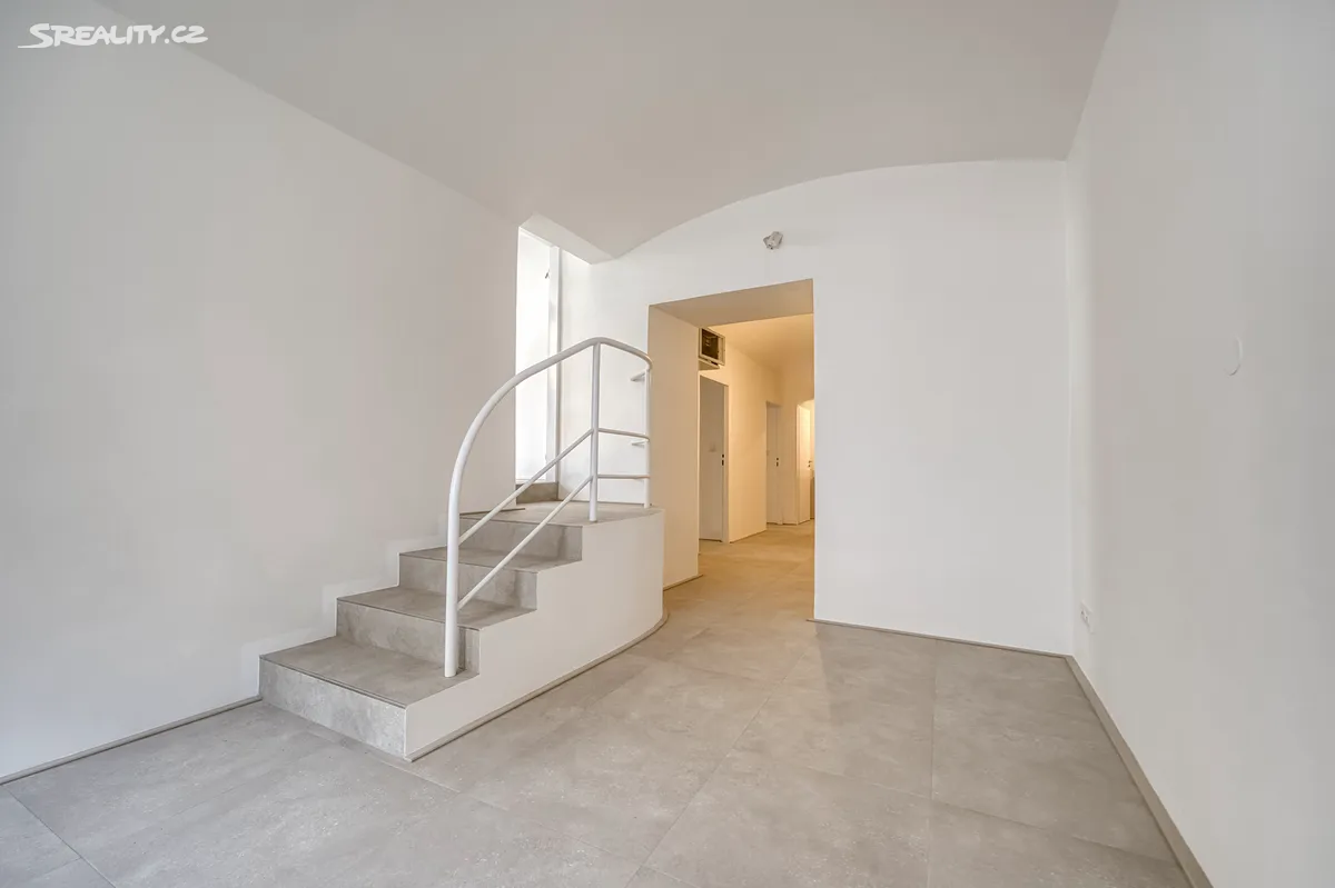Pronájem obchodního prostoru 127 m² – pohled 6