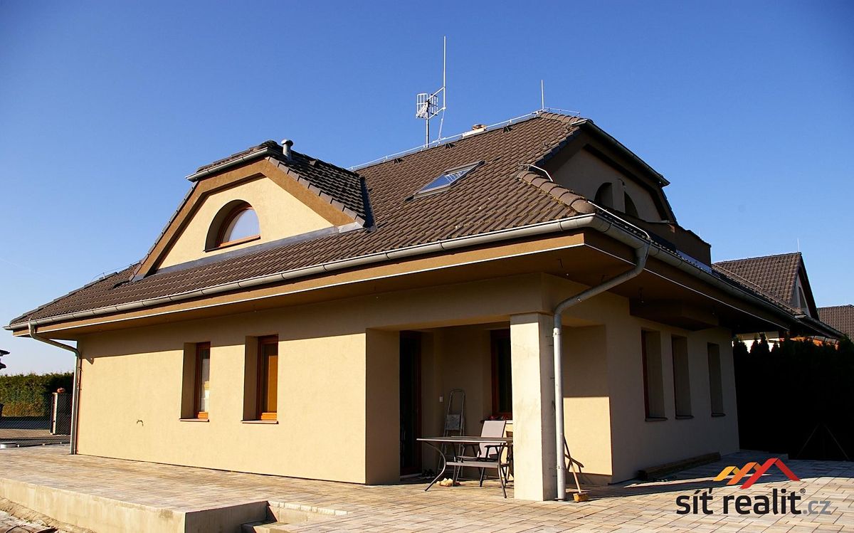 Prodej rodinného domu 165 m², pozemek 1088 m² – fotografie 4