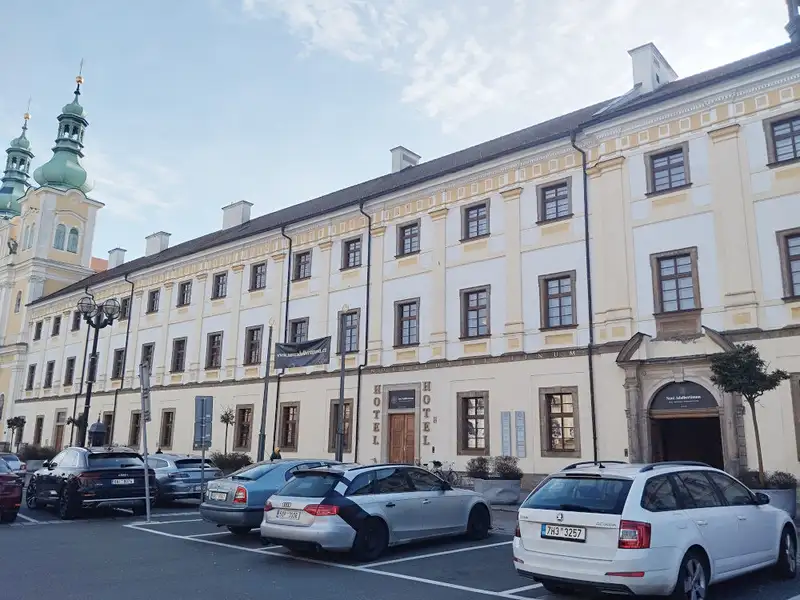 Pronájem kanceláře 466 m², Hradec Králové – náhled fotky 1