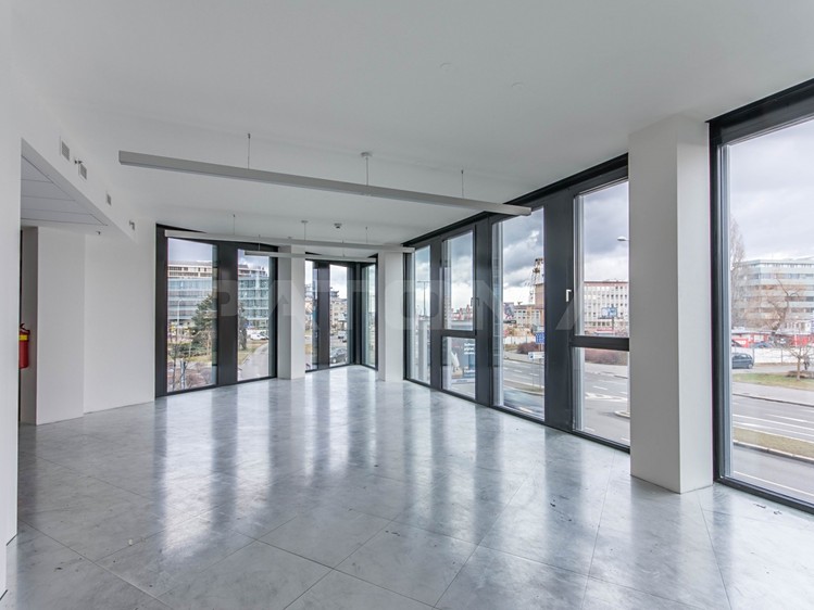Комерційне приміщення в оренду, 216 м² (2 з 8)
