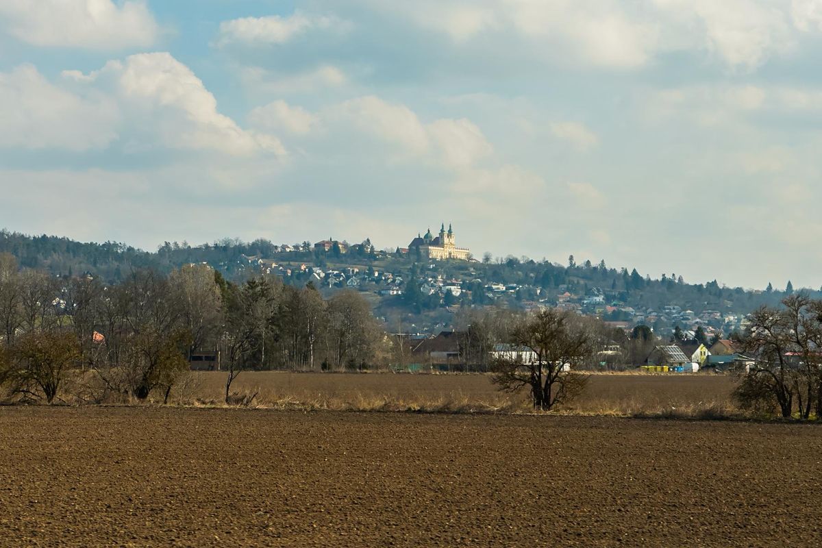 Prodej stavebního pozemku 10038 m² – fotografie 2