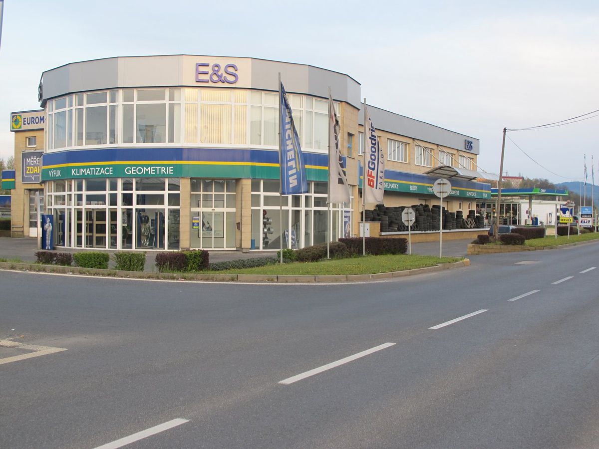 Pronájem obchodního prostoru 152 m²