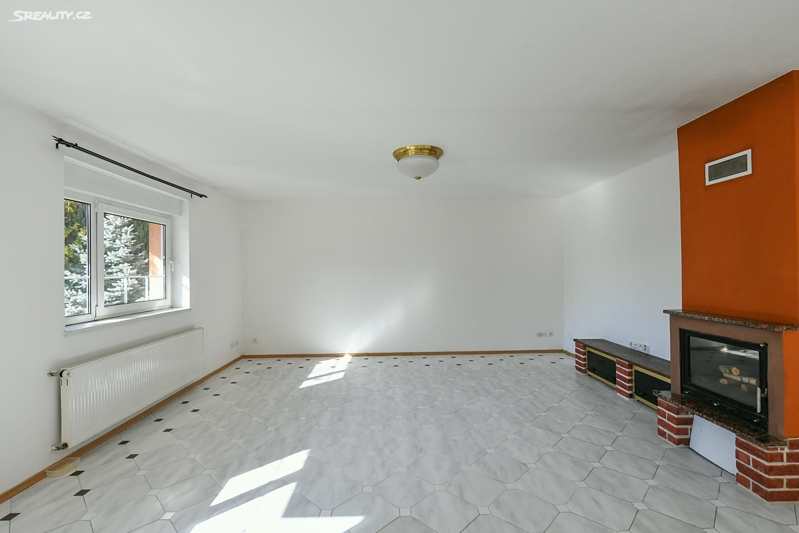 Prodej  rodinného domu 400 m², pozemek 1 400 m² – pohled 3