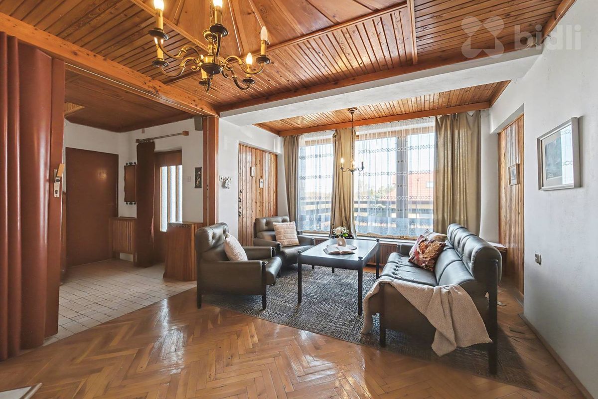 Prodej rodinného domu 220 m², pozemek 1307 m² – fotografie 5