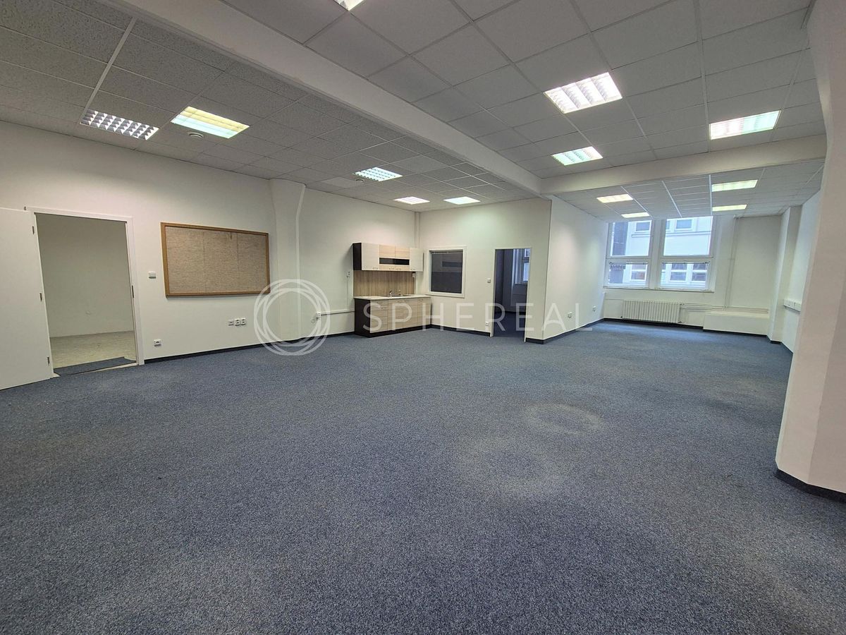 Pronájem kanceláře 137 m² – fotografie 2