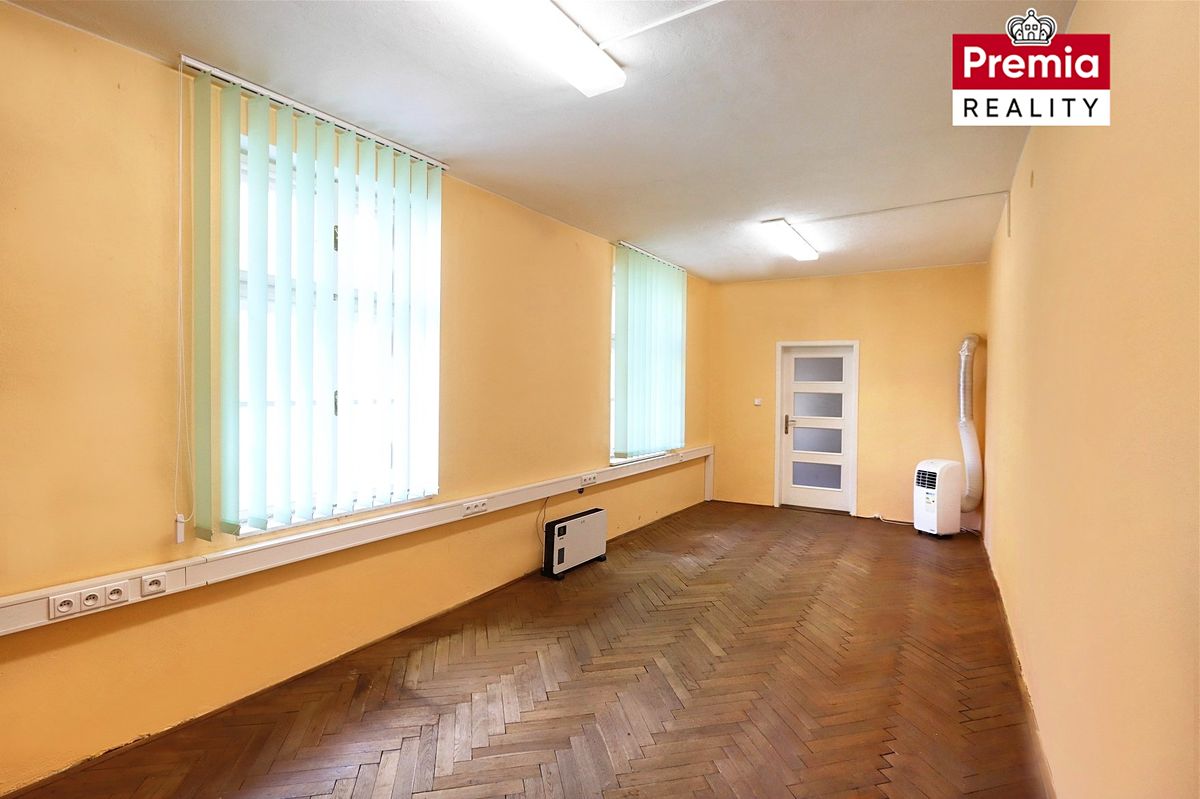Pronájem kanceláře 70 m² – fotografie 2