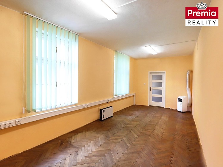 Pronájem komerčního prostoru, 70 m² (2 z 9)