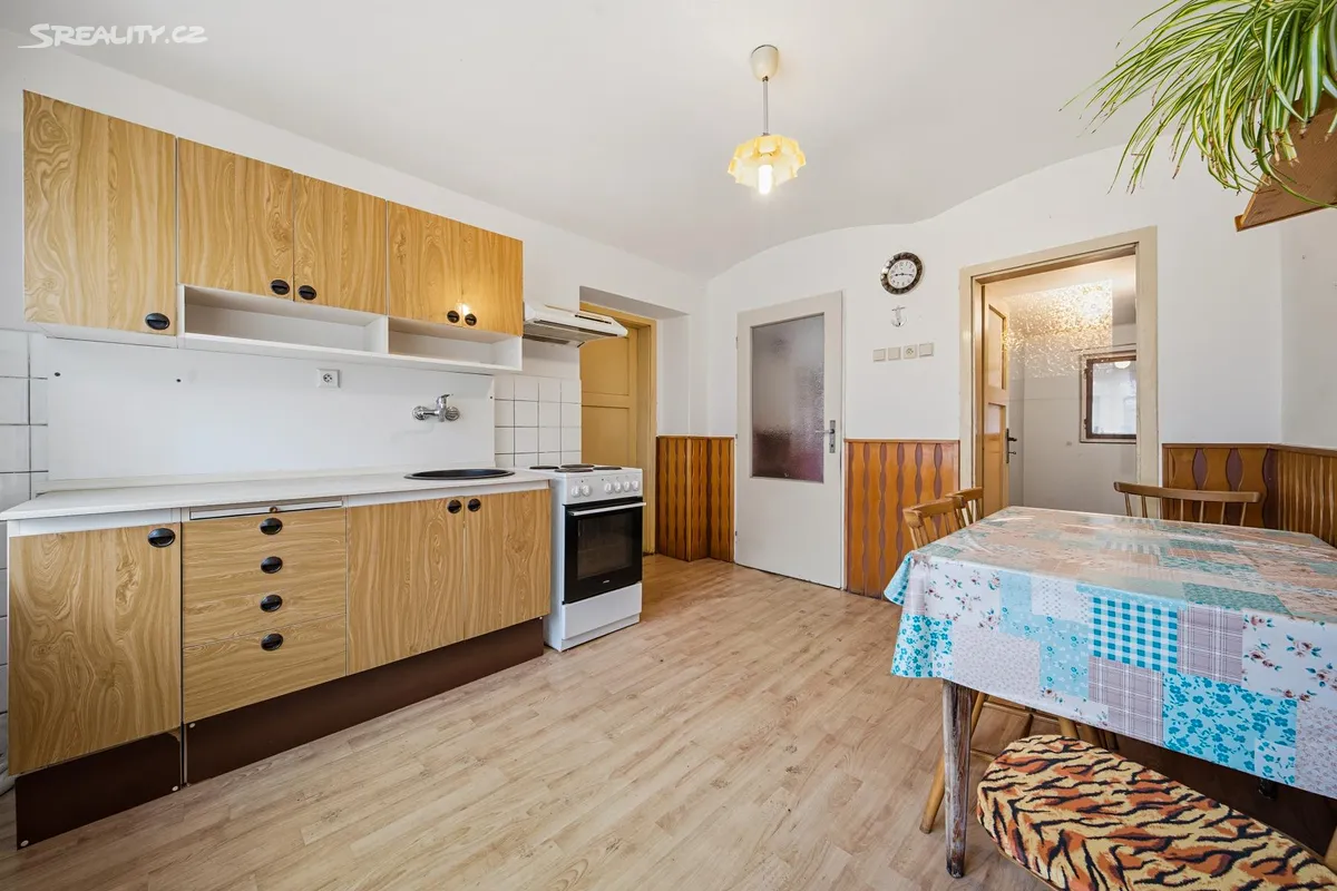 Prodej rodinného domu 147 m², pozemek 628 m² – pohled 4