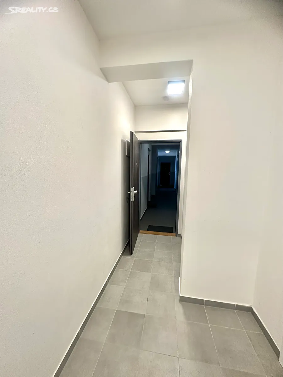 Pronájem bytu 2+kk 48 m² – pohled 6