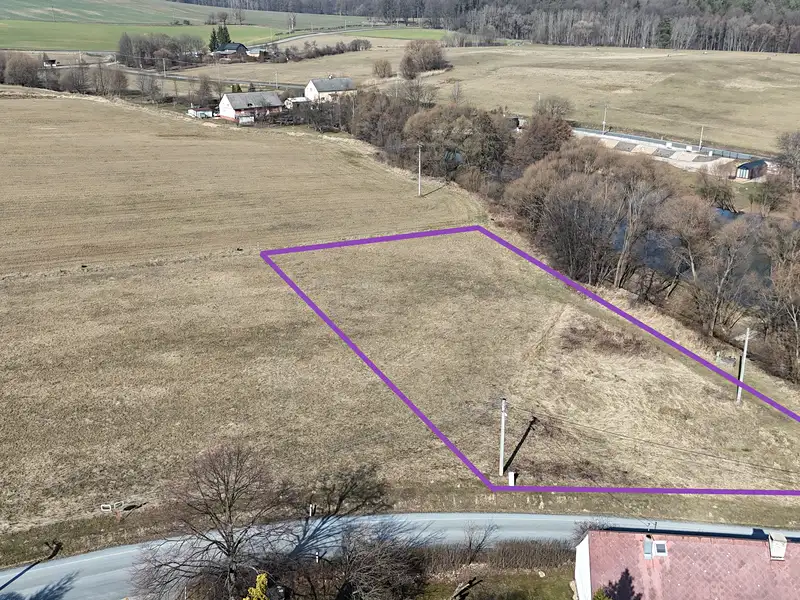 Prodej stavebního pozemku 3202 m², Hradec-Nová Ves – náhled fotky 2