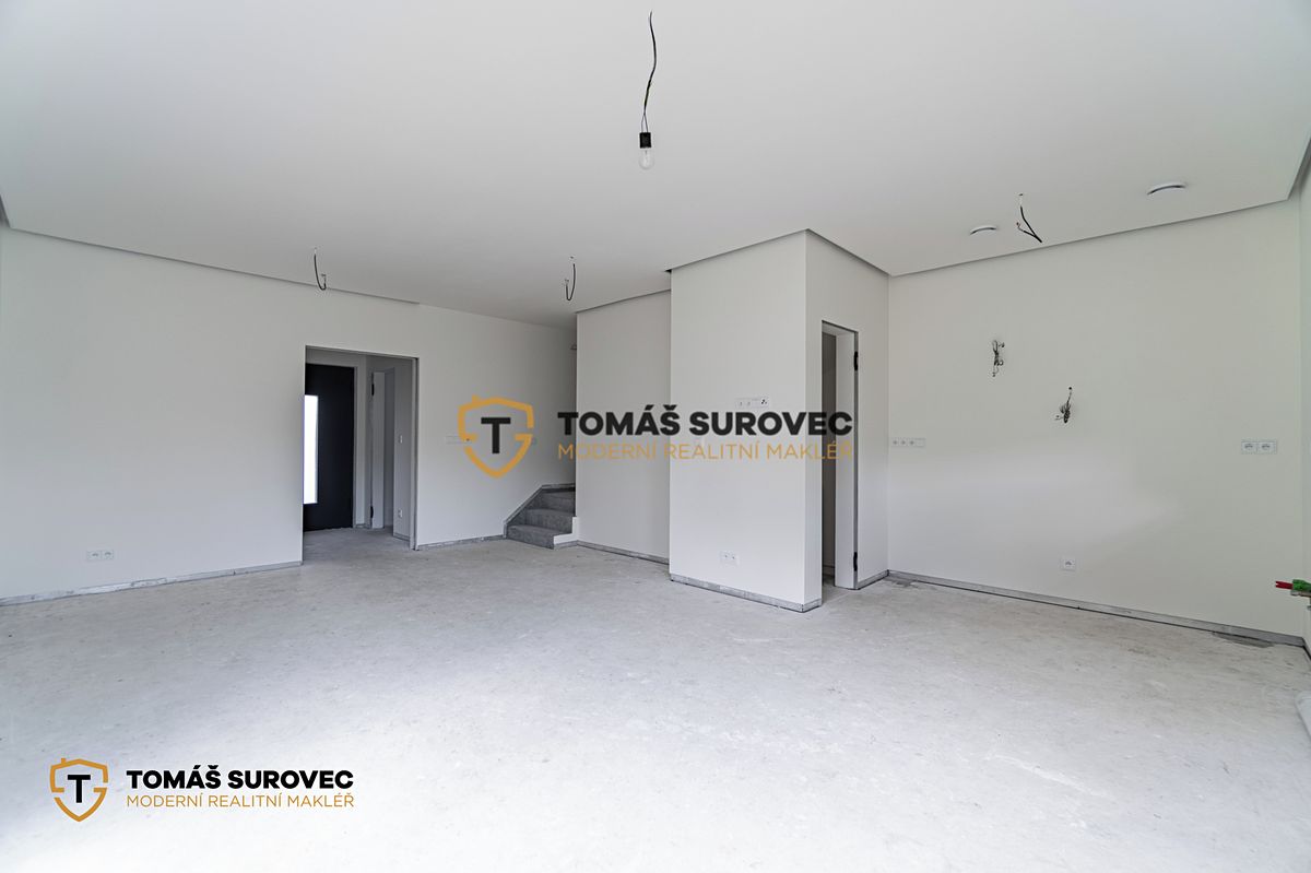 Prodej rodinného domu 110 m², pozemek 768 m² – fotografie 3