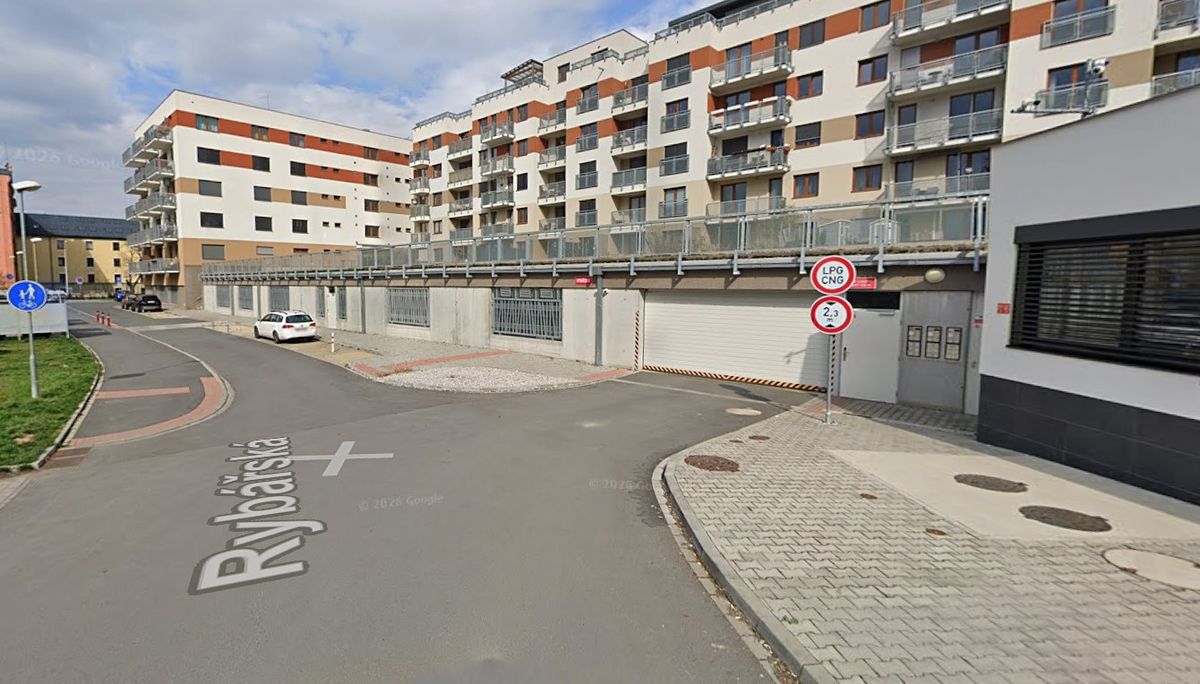 Pronájem garáže 15 m² – fotografie 3
