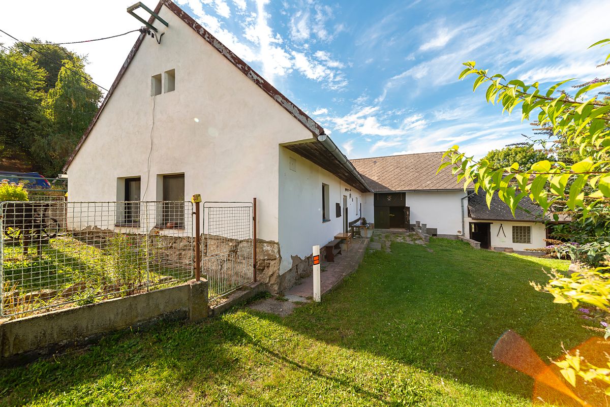 Prodej chalupy 100 m², pozemek 810 m²