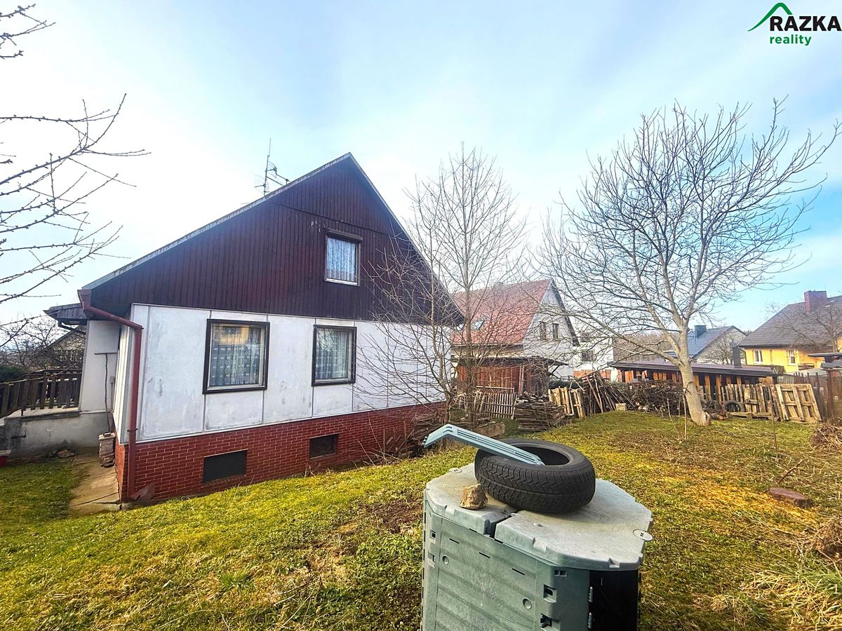 Prodej rodinného domu 206 m², pozemek 610 m² – fotografie 2