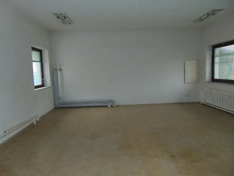 Pronájem výrobní haly, prostoru 67 m², Skuteč – náhled fotky 2
