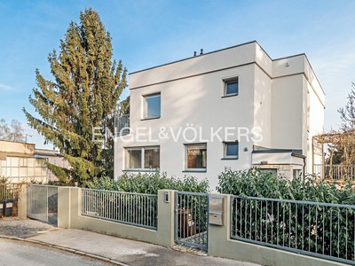 Prodej  vily 318 m², pozemek 747 m²