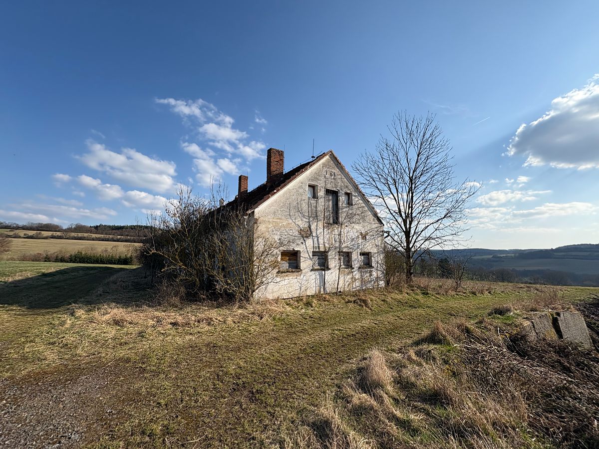 Prodej stavebního pozemku 6579 m²