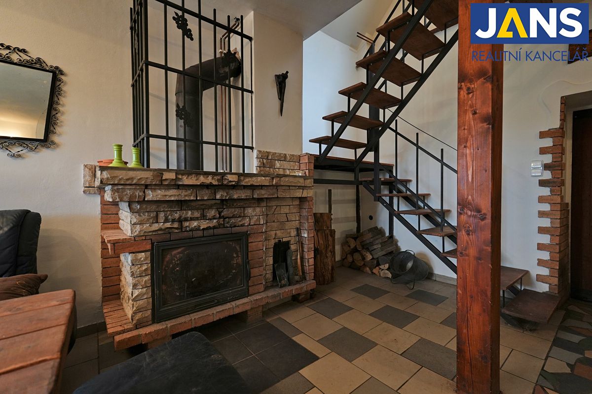 Prodej rodinného domu 100 m², pozemek 1987 m² – fotografie 2