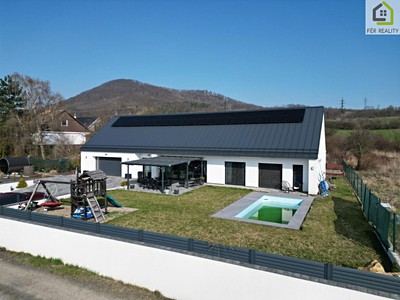 Prodej  rodinného domu 219 m², pozemek 1 132 m²
