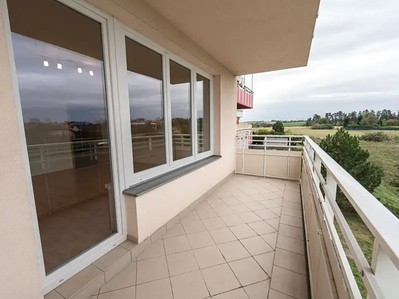 Pronájem bytu 1+kk 38 m², Praha – náhled fotky 2