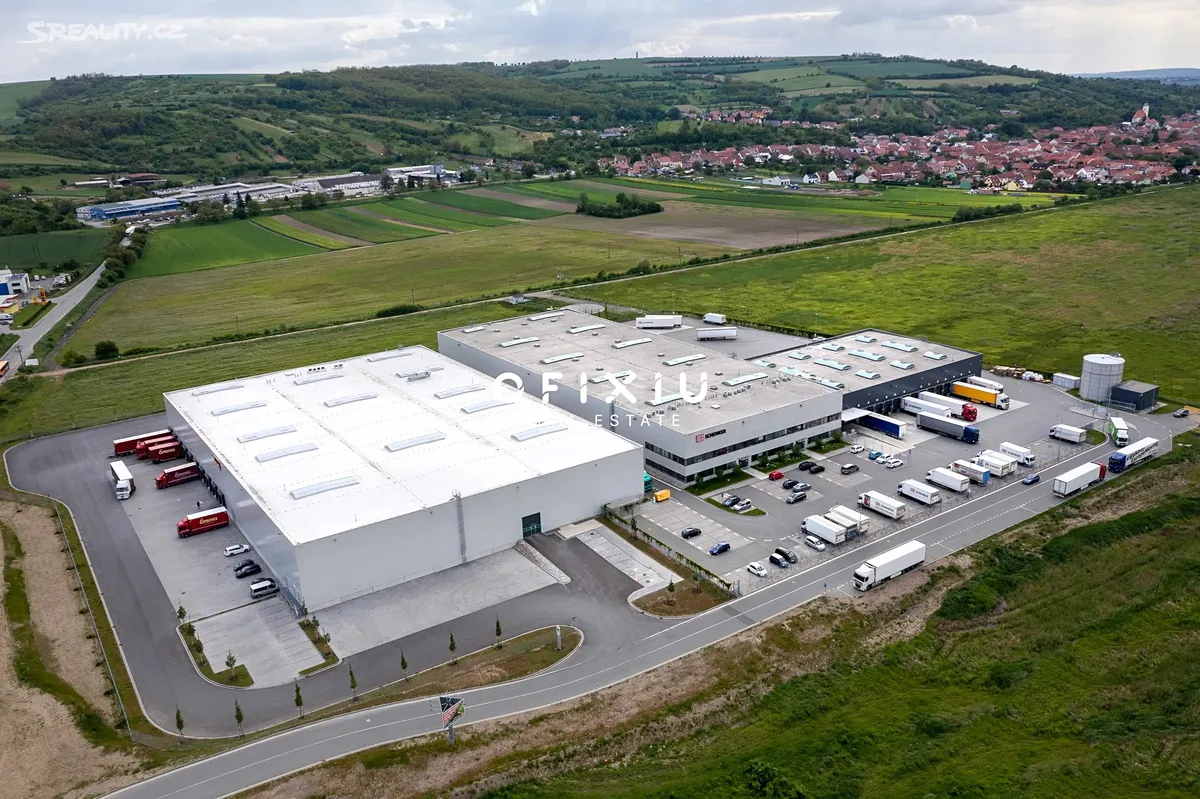 Pronájem skladového prostoru 2000 m², Hustopeče