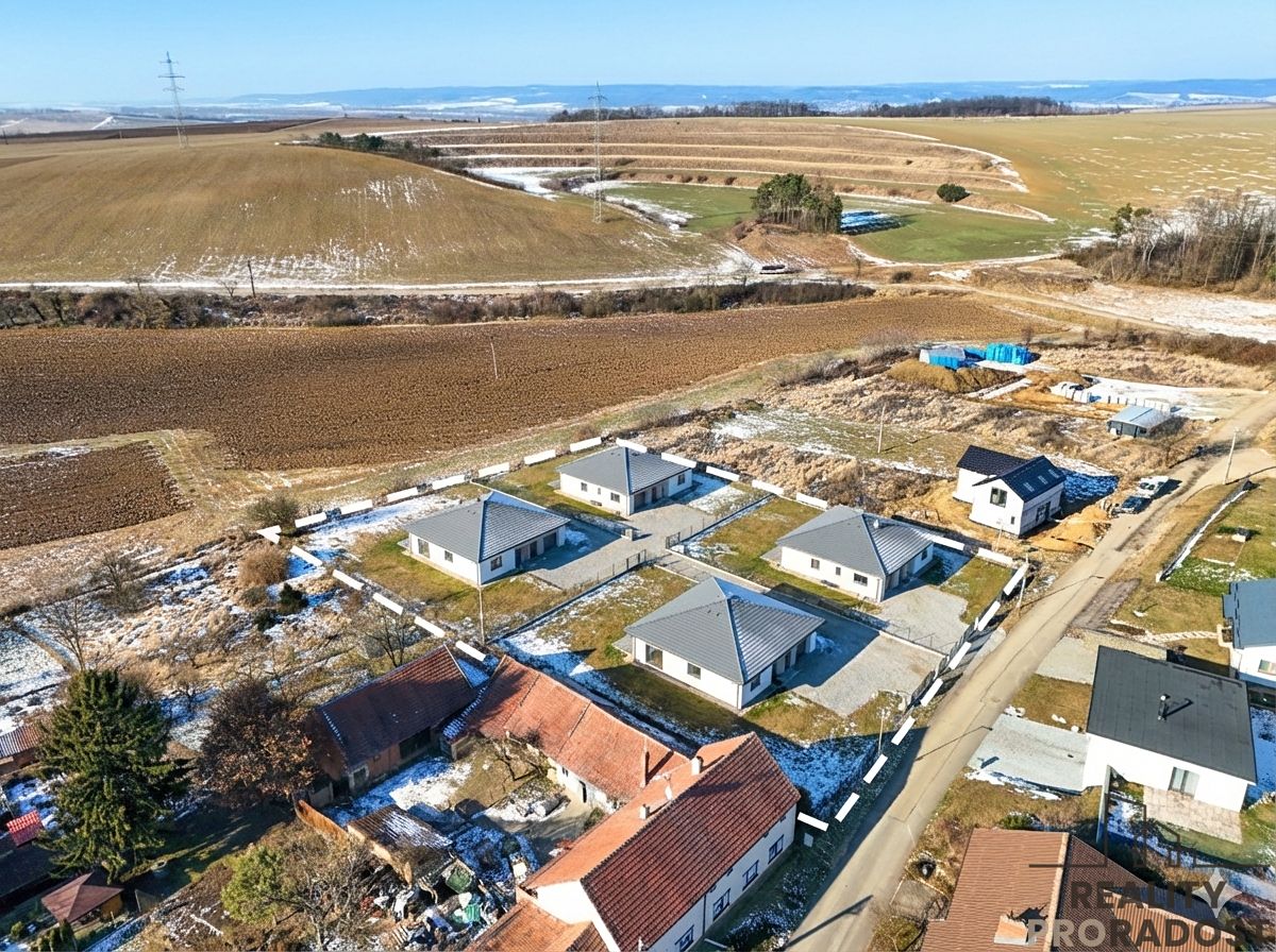 Prodej stavebního pozemku 4986 m²
