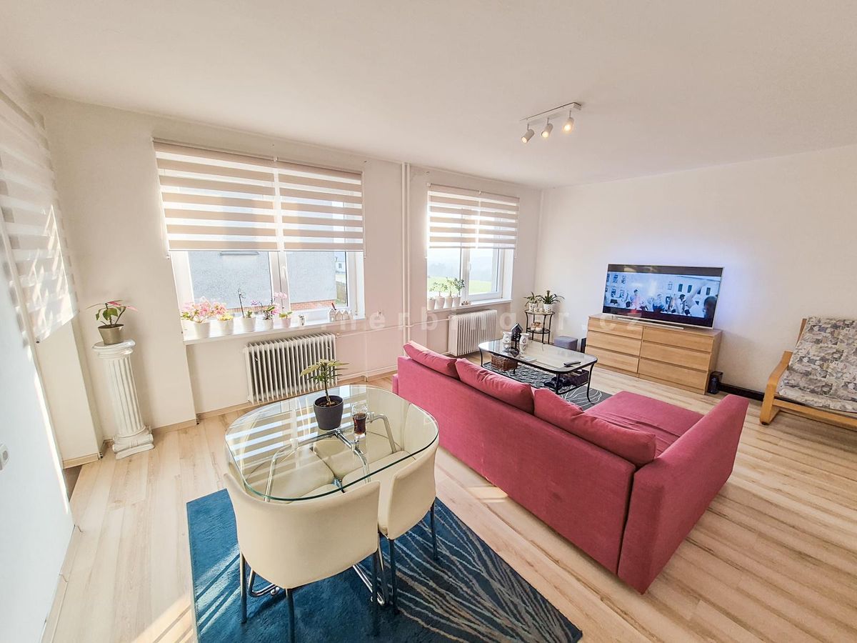 Prodej rodinného domu 250 m², pozemek 614 m² – fotografie 3