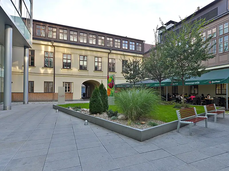 Pronájem kanceláře 300 m², Praha – náhled fotky 2