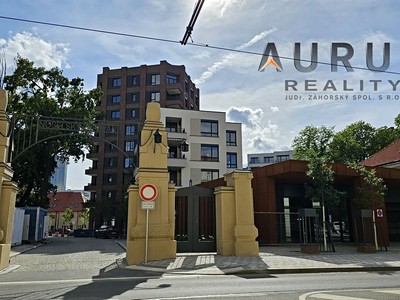 Pronájem garážového stání 20 m² — photo 2