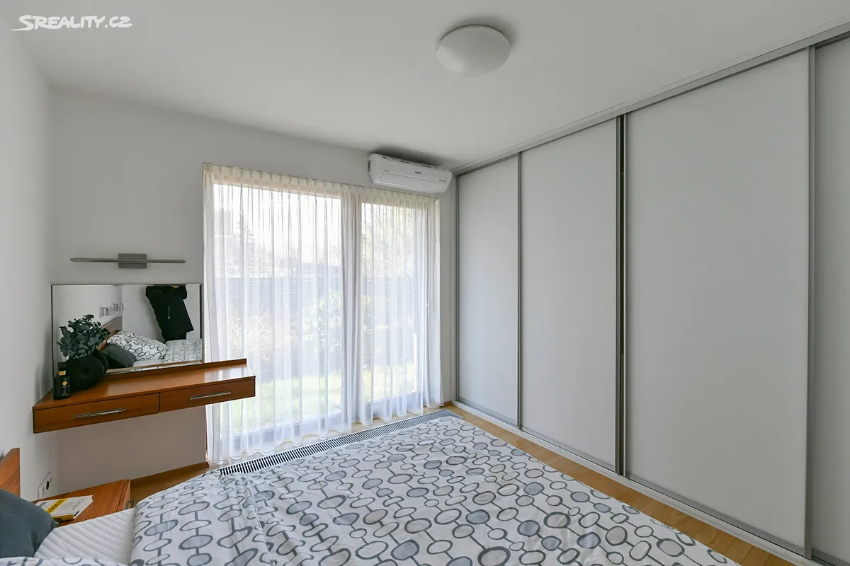 Pronájem bytu 3+kk 95 m² – pohled 6