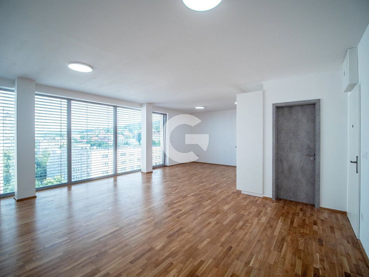 Pronájem bytu 3+kk 99 m²