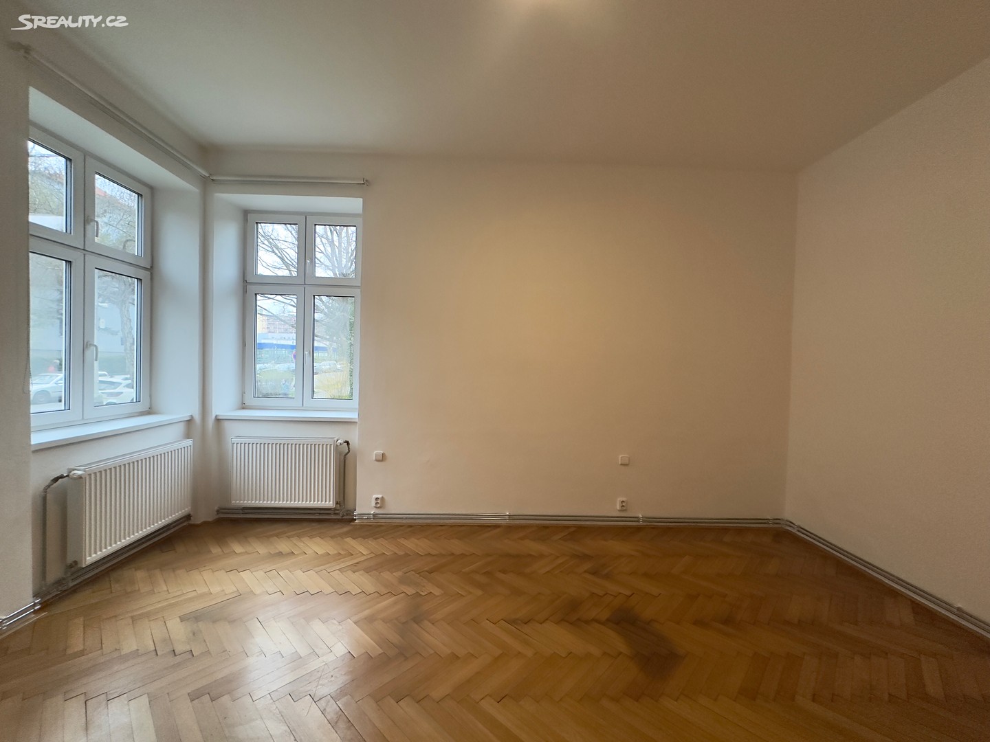 Pronájem bytu 2+1 80 m² – pohled 3