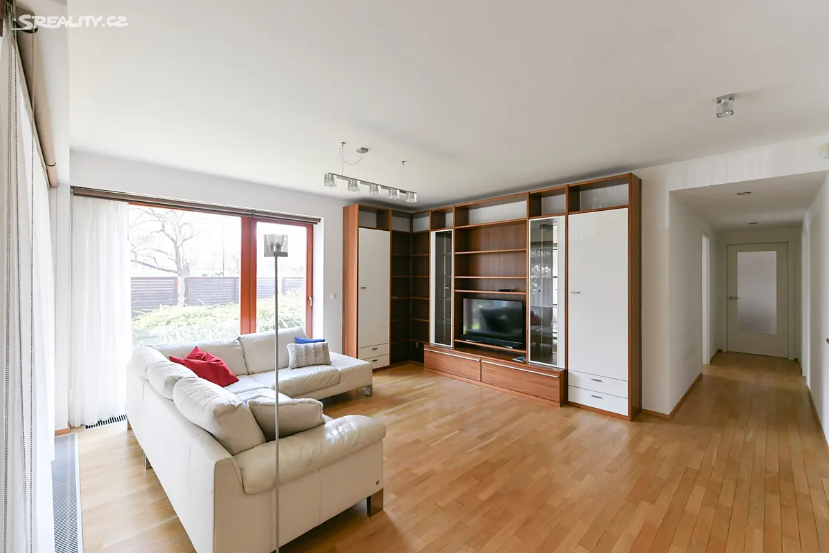 Pronájem bytu 3+kk 95 m² – pohled 2