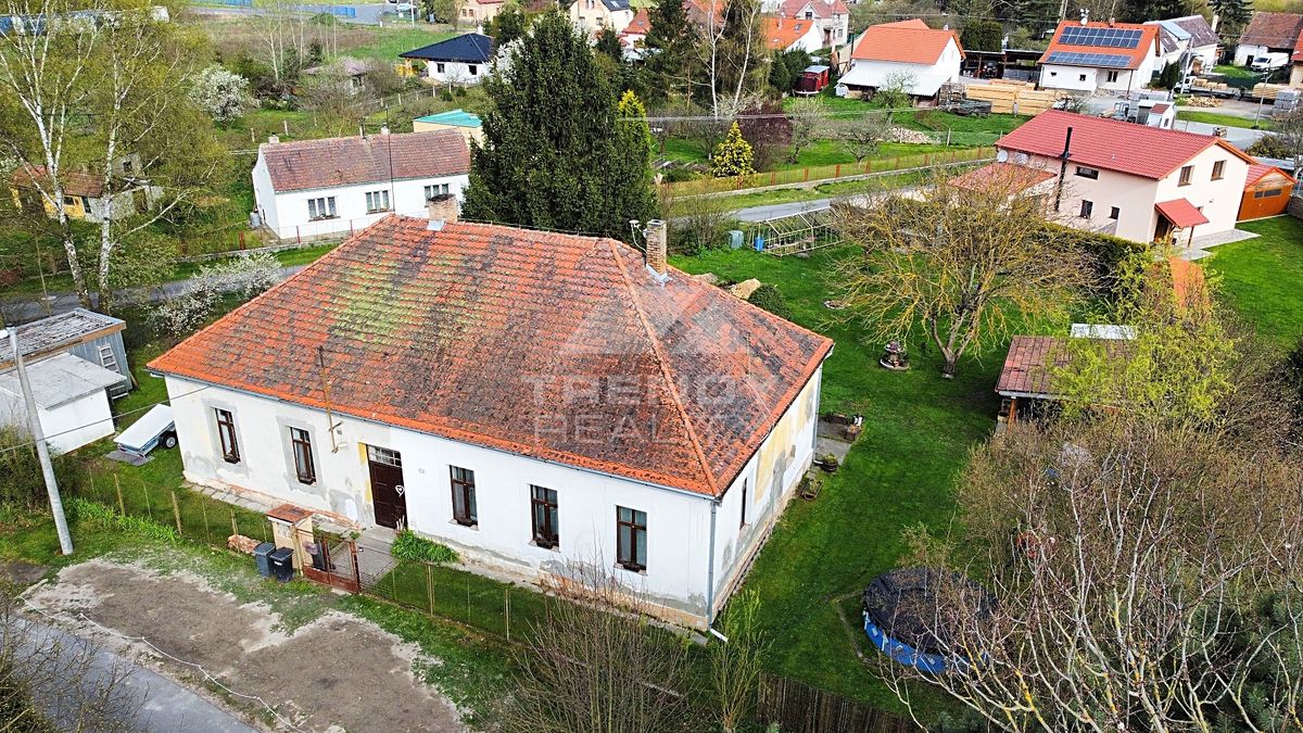 Prodej rodinného domu 240 m², pozemek 793 m² – fotografie 3