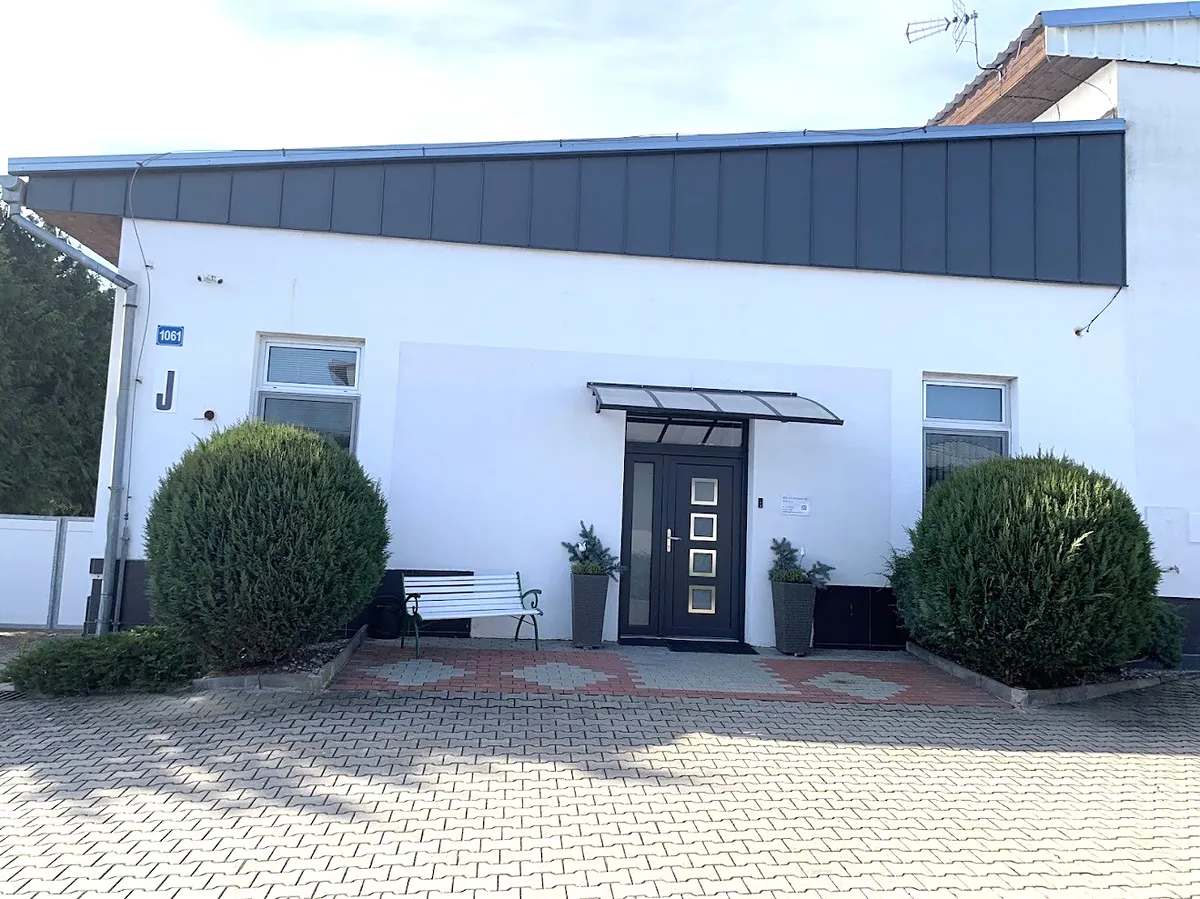 Pronájem obchodního prostoru 280 m² – další