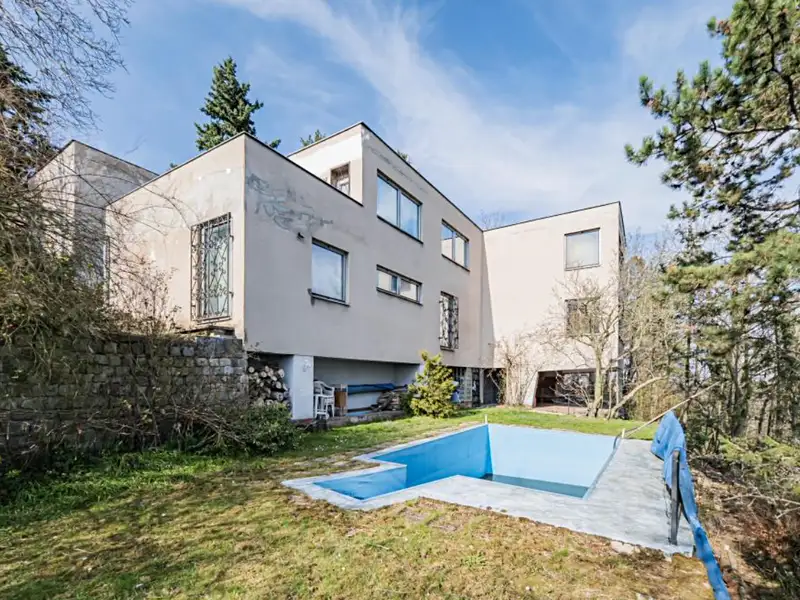 Prodej vily 336 m², pozemek 1894 m², Praha – náhled fotky 1