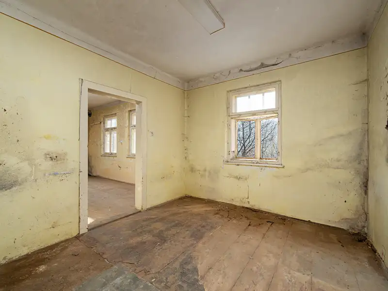 Prodej rodinného domu 286 m², pozemek 9288 m², Turnov – náhled fotky 2
