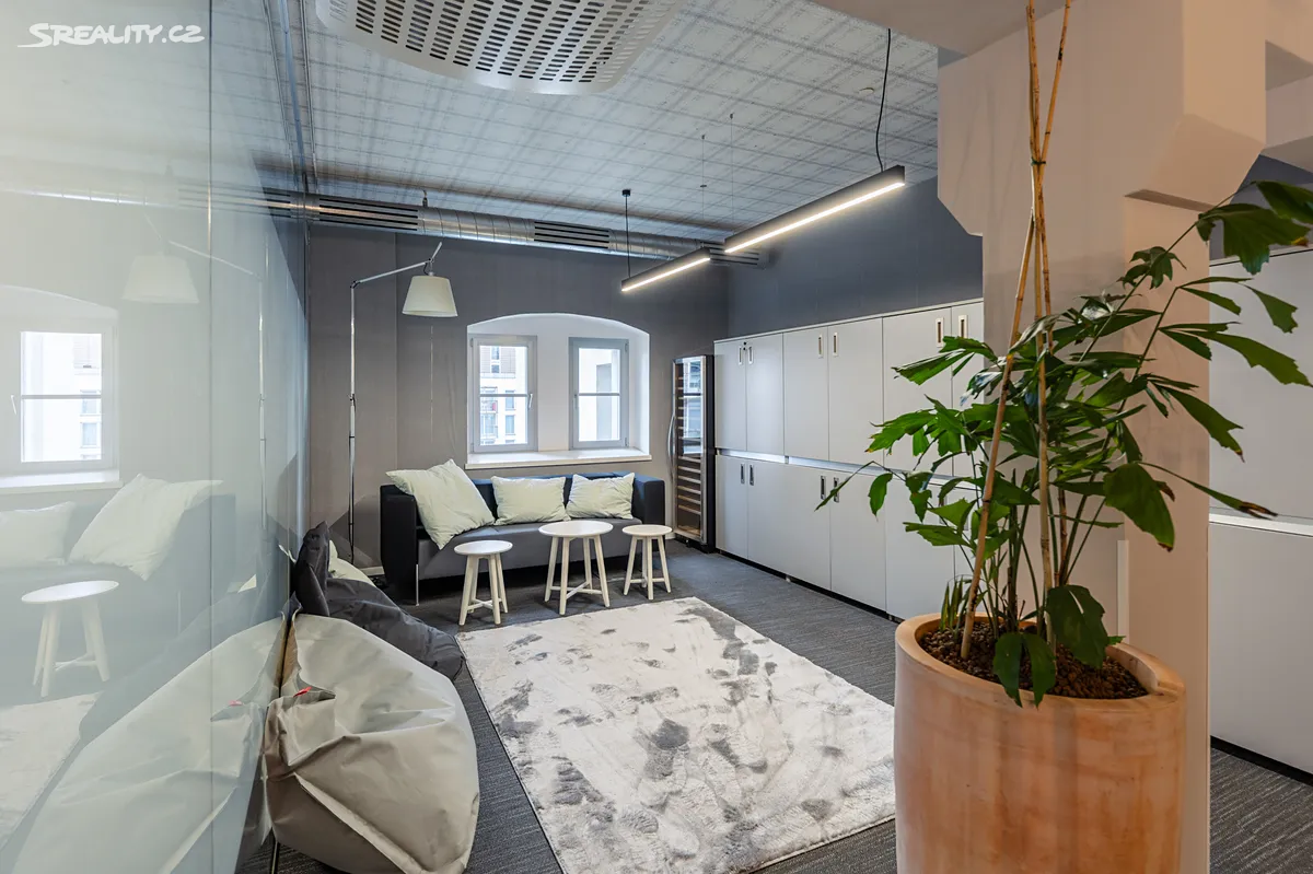 Pronájem kanceláře 200 m² – pohled 4