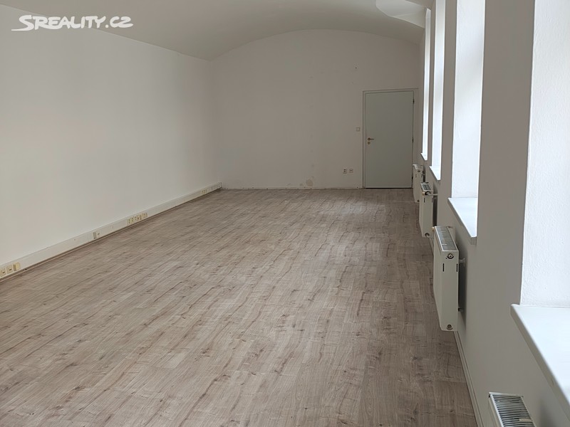 Pronájem kanceláře 66 m² – pohled 4