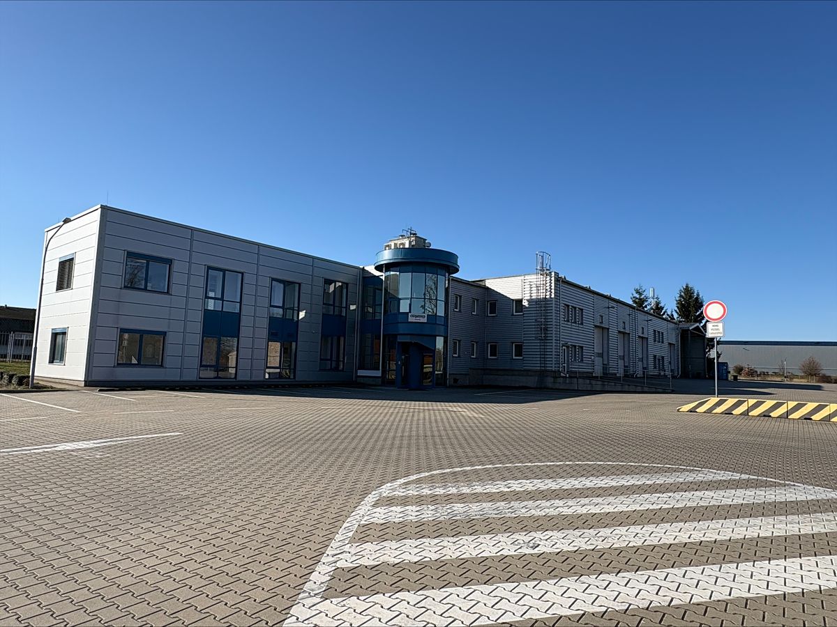 Pronájem komerční nemovitosti 1300 m²